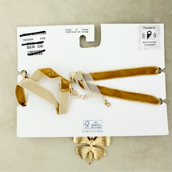 NWT Urban Outfitters Buffy Velvet Layer Choker - Picture 3 of 4